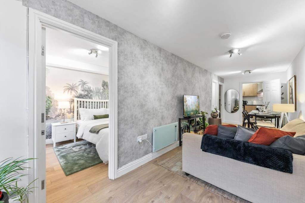 Holiday Home 2Br L 2Ba With Patio-Sleep 6 Лондон Экстерьер фото