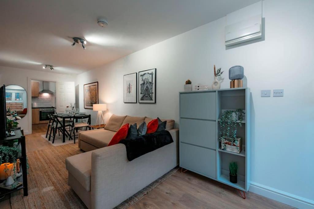 Holiday Home 2Br L 2Ba With Patio-Sleep 6 Лондон Экстерьер фото