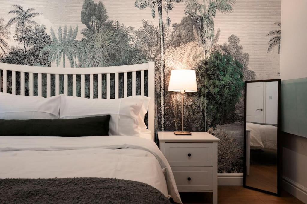 Holiday Home 2Br L 2Ba With Patio-Sleep 6 Лондон Экстерьер фото