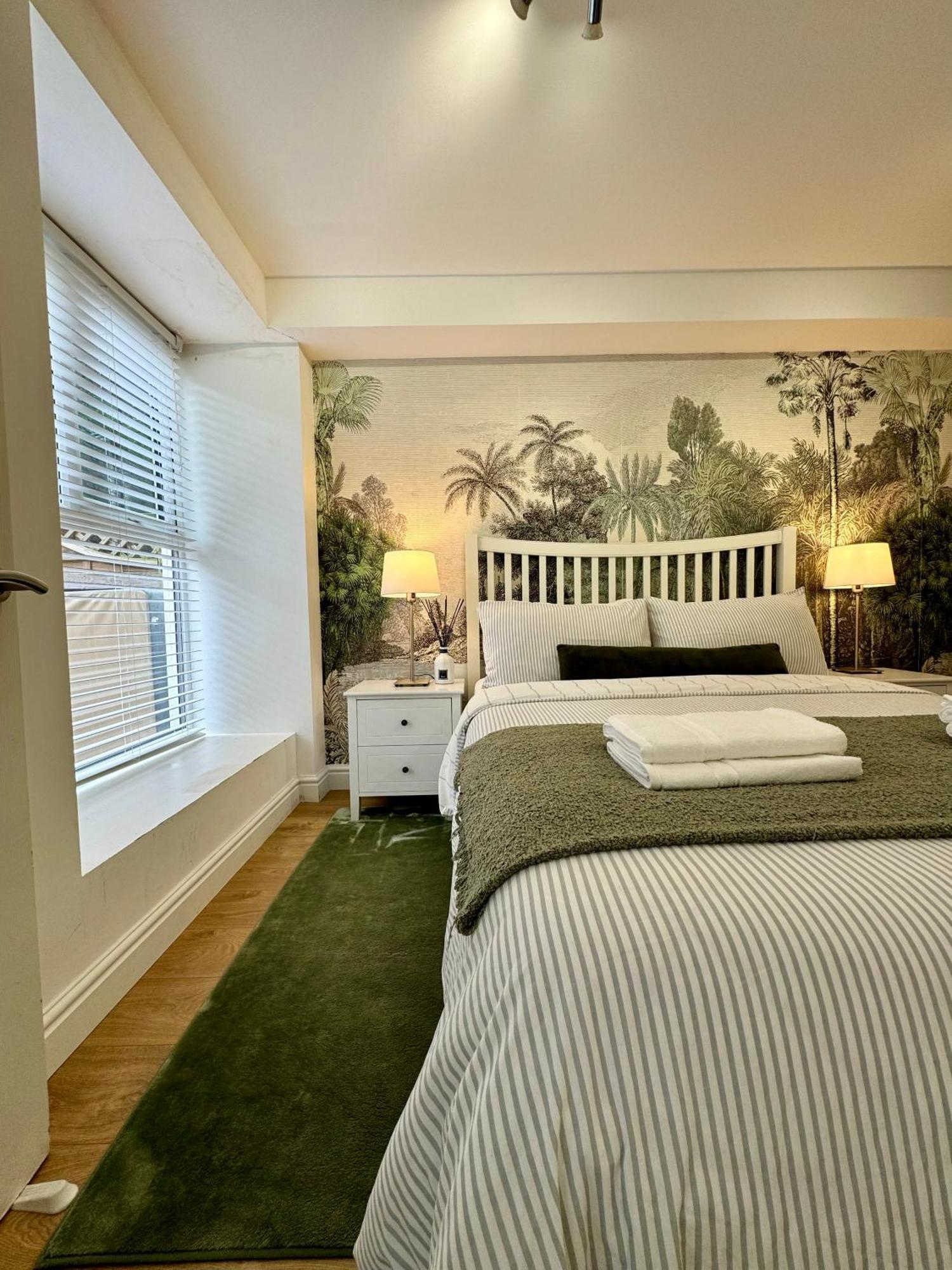 Holiday Home 2Br L 2Ba With Patio-Sleep 6 Лондон Экстерьер фото
