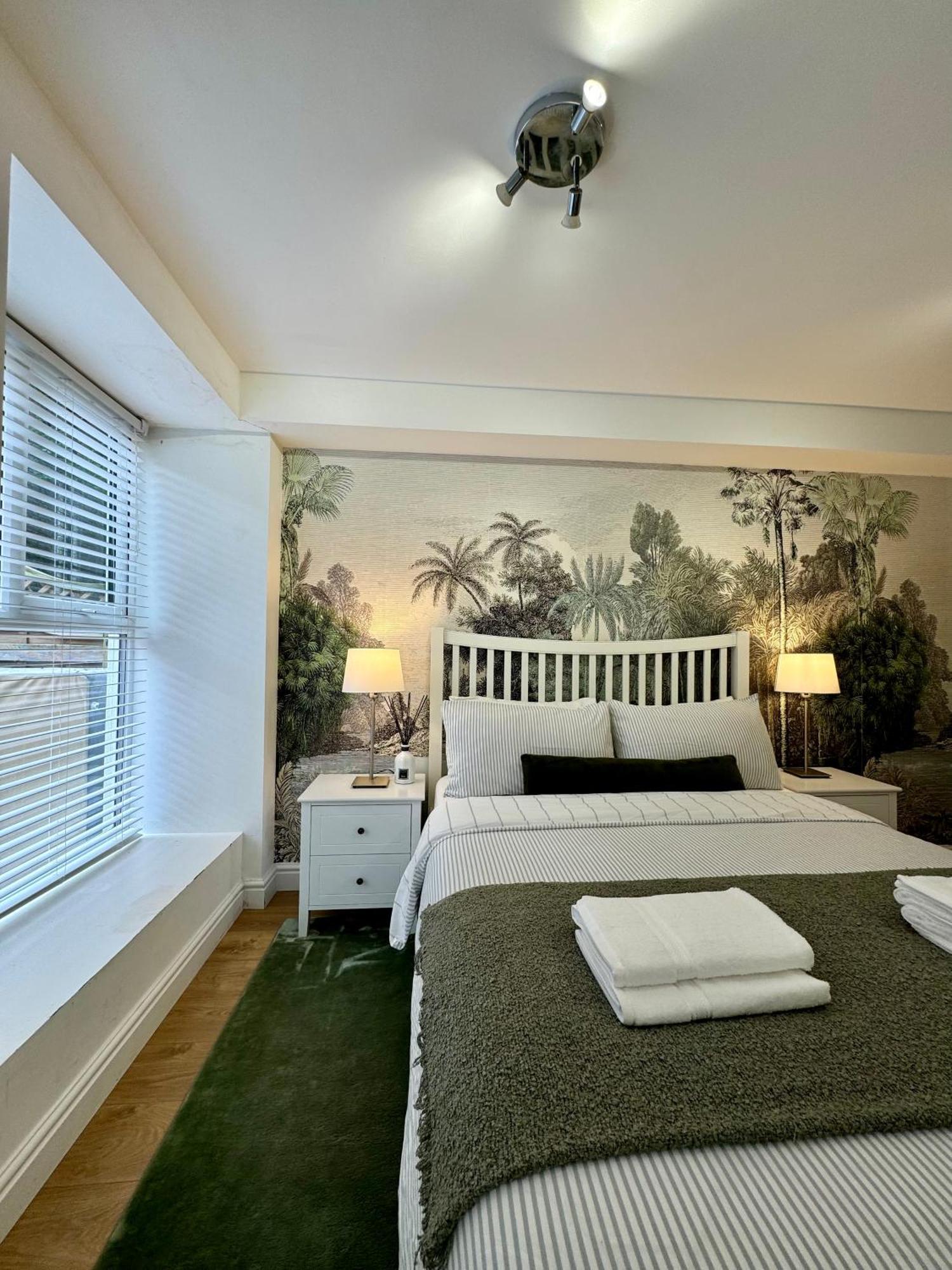 Holiday Home 2Br L 2Ba With Patio-Sleep 6 Лондон Экстерьер фото